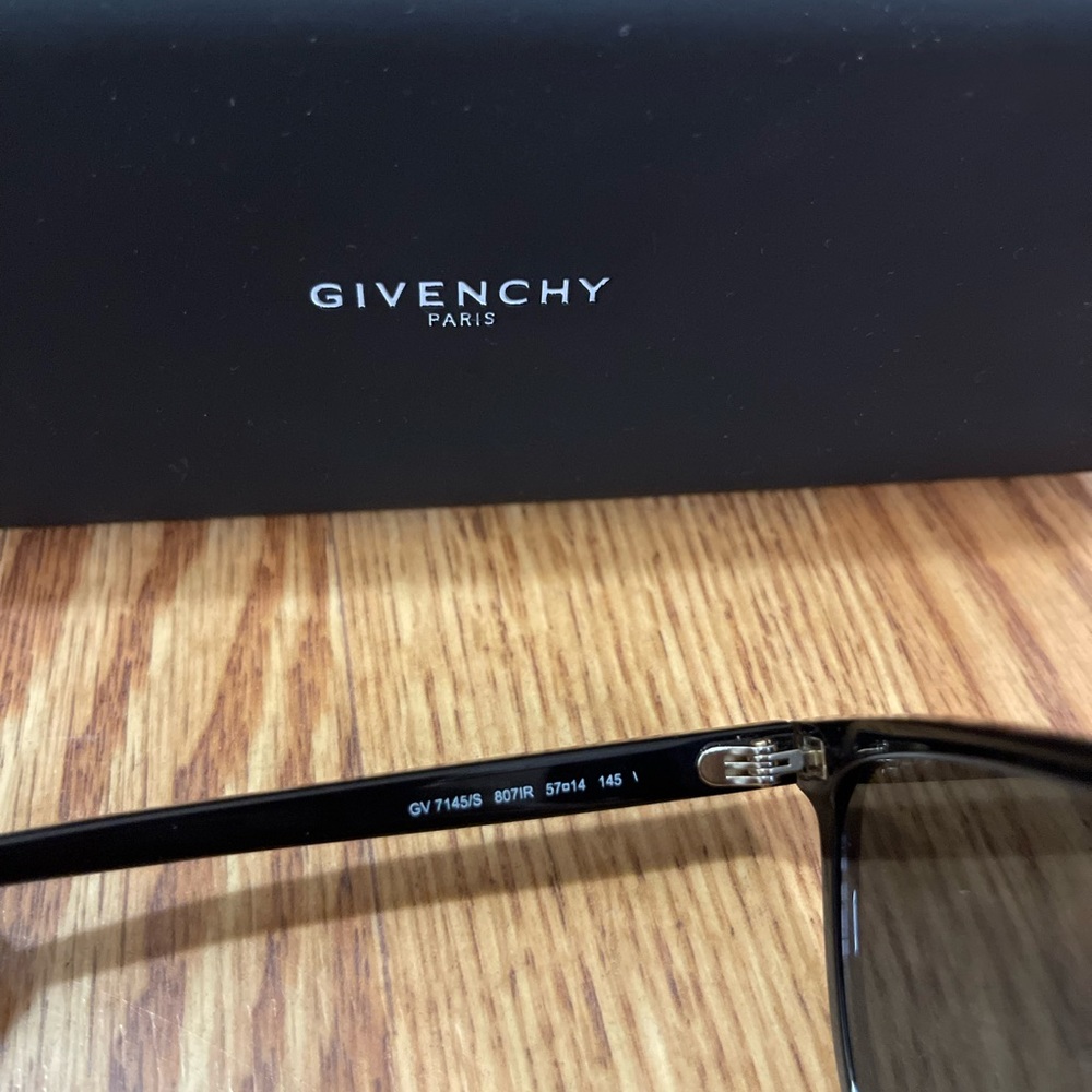 Givenchy Unisex GV 7124/S 57mm Sunglasses - Picture 8 of 9